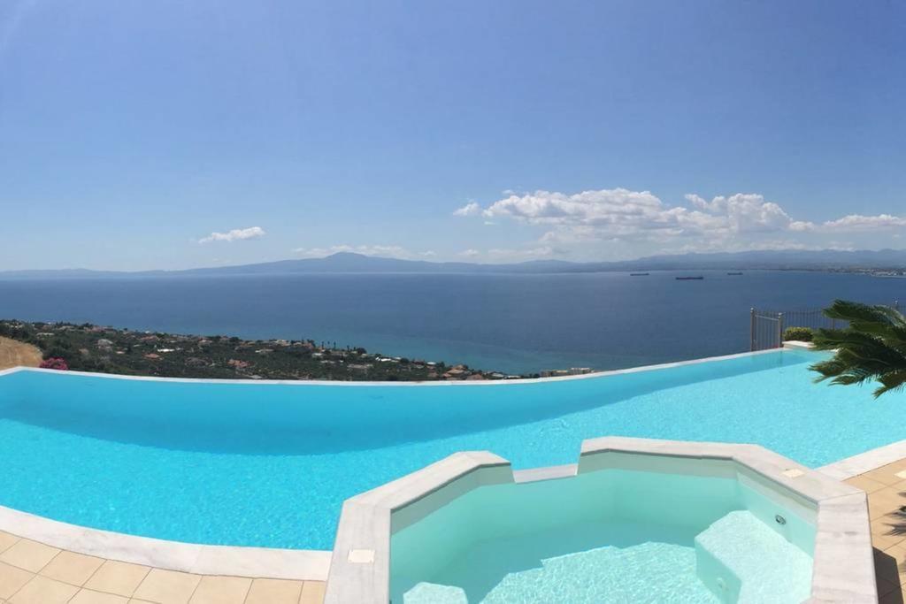 Villa Rebecca Kalamata Exterior photo